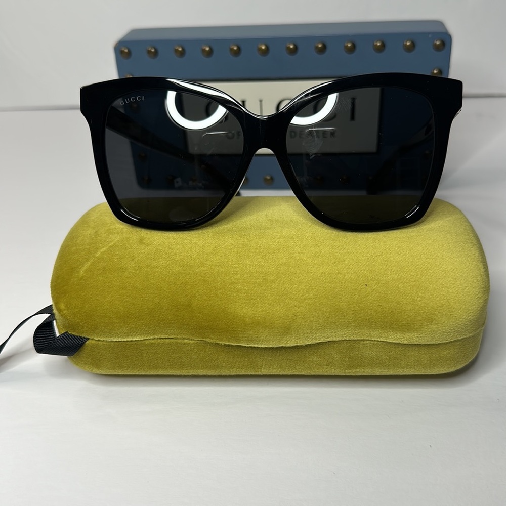 GUCCI Grey Gradient Butterfly Ladies Sunglasses GG0459S 001 54 - Picture 5 of 16